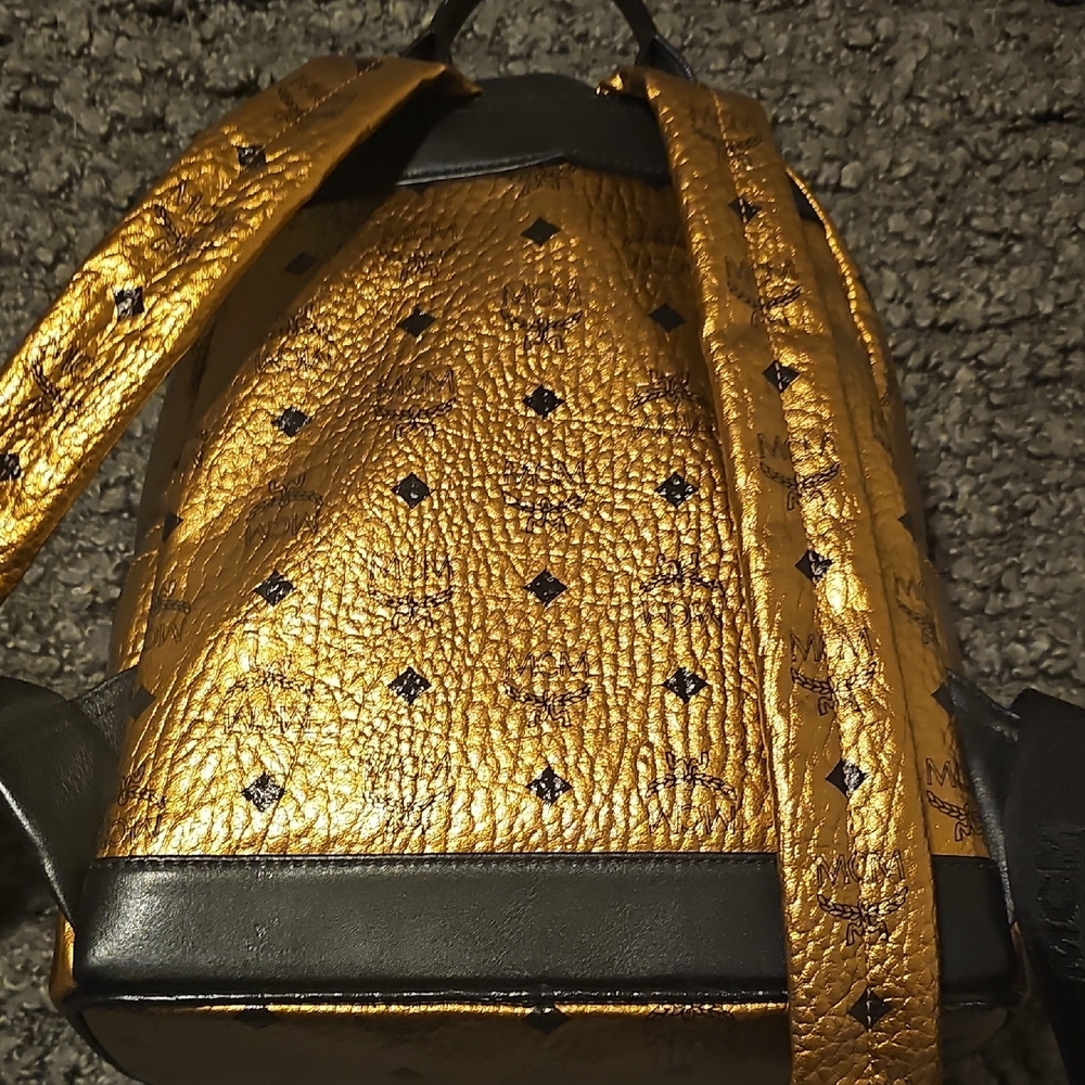 Gold Backpack - image 5